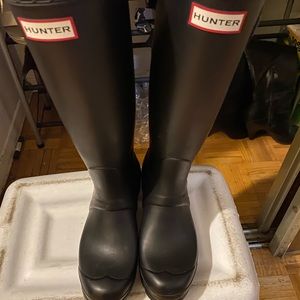 Original Hunter boots used in black size 7
